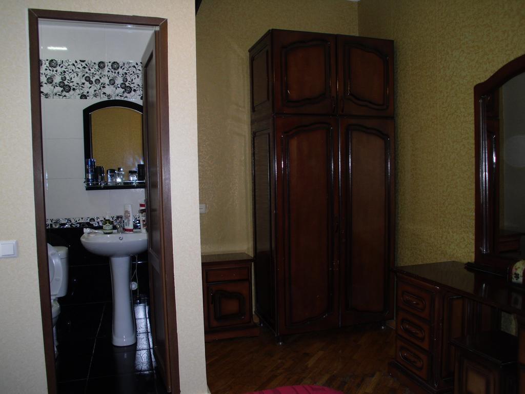 Suliko Guest House Batumi Exterior foto