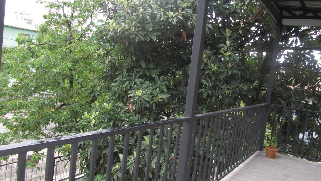 Suliko Guest House Batumi Exterior foto